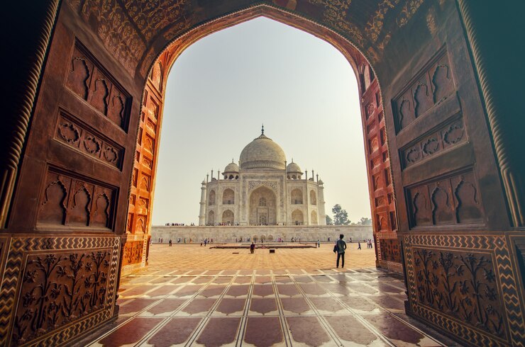 Know about Taj Mahal Timings, Tips, Tickets Price, and Transportation-01